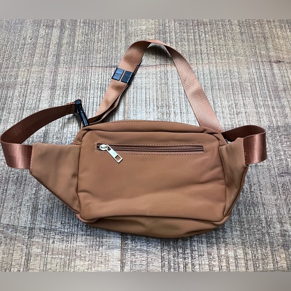 Tan Fanny Pack for Anyone! - Picture 2 of 6